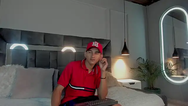 Jade rey  online show from February 22, 2026, 4:35 am