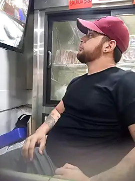 Catire10  online show from October 8, 2025, 1:31 pm