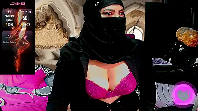 SultanaLayla online show from February 11, 2026, 7:41 pm