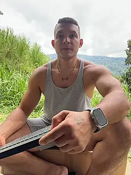 Marco Vega online show from November 4, 2025, 7:13 pm