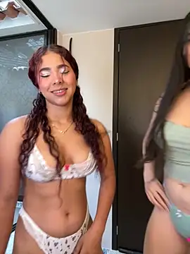 alejandrodolls online show from March 24, 2026, 9:09 pm