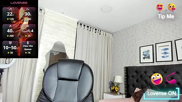 sweet  vanessa1 online show from September 14, 2025, 4:44 am