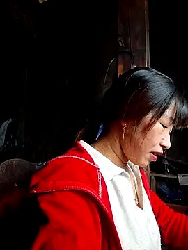 ngocngoc cute online show from November 6, 2025, 1:06 am