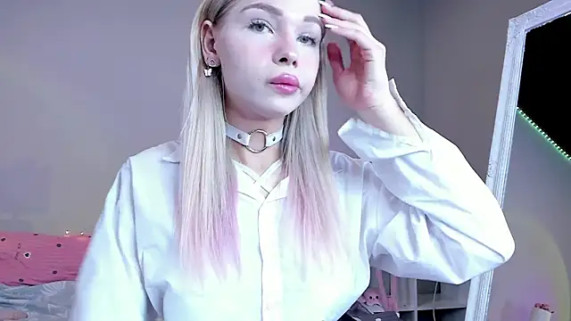 Blondy Fina online show from March 11, 2026, 8:31 am