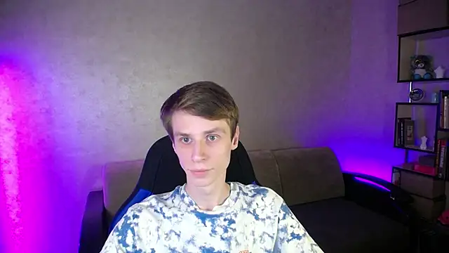 Snapshot of yes_cute_boy_ chatting on October 16, 2025, 8:43 pm yes cute boy online show from October 16, 2025, 8:43 pm