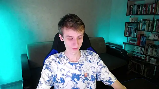 Snapshot of yes_cute_boy_ chatting on February 14, 2026, 5:53 pm yes cute boy online show from February 14, 2026, 5:53 pm