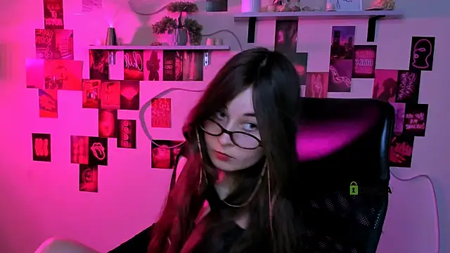 lilith diva online show from April 18, 2026, 7:58 pm