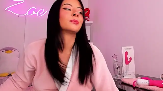 Snapshot of zoecams1 chatting on February 9, 2026, 4:44 pm zoecams1 online show from February 9, 2026, 4:44 pm