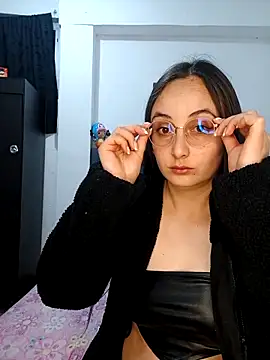 Snapshot of selene_swee chatting on October 18, 2025, 8:26 am selene swee online show from October 18, 2025, 8:26 am