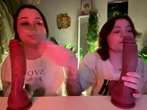 MoonIvy  online show from January 10, 2026, 6:09 pm