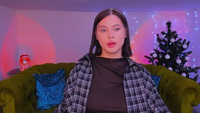 lil angel  online show from December 16, 2025, 1:05 pm