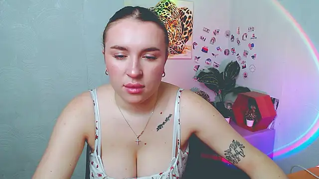 JuliaTopp  online show from January 13, 2026, 7:46 am