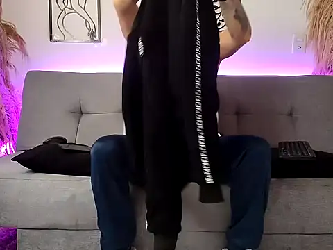 Masterblue hot online show from December 15, 2025, 4:00 pm