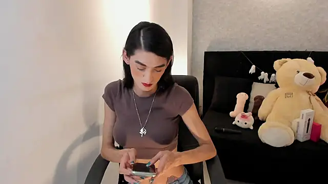 lily cash1 online show from October 13, 2025, 7:58 pm