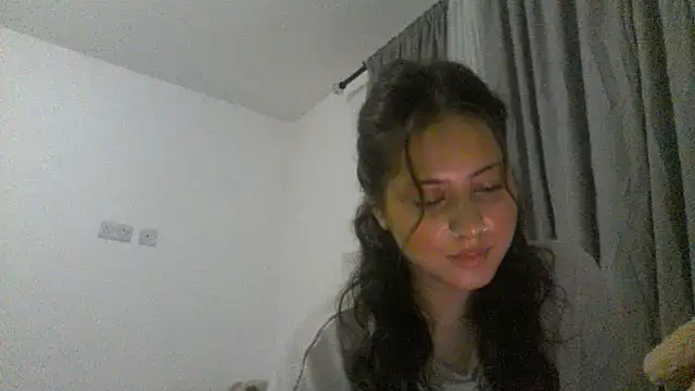 Snapshot of laylabliss chatting on October 8, 2025, 1:14 am laylabliss online show from October 8, 2025, 1:14 am