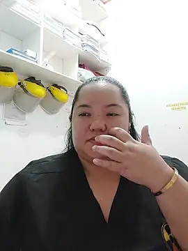 LianaCruzado online show from June 13, 2026, 2:04 pm