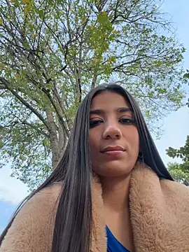 -juicy  online show from February 6, 2026, 10:46 pm