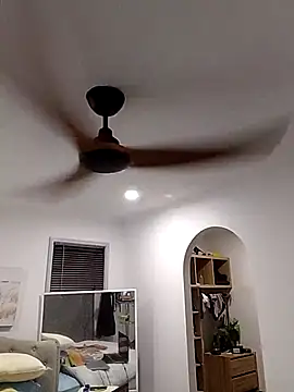 iamthepublickmasterbater online show from November 9, 2025, 10:57 am