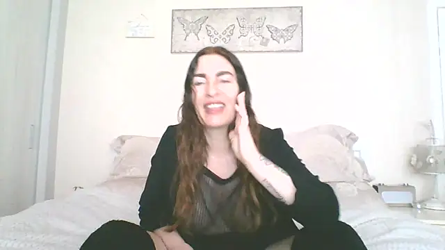 EllaKent online show from April 17, 2026, 9:12 am