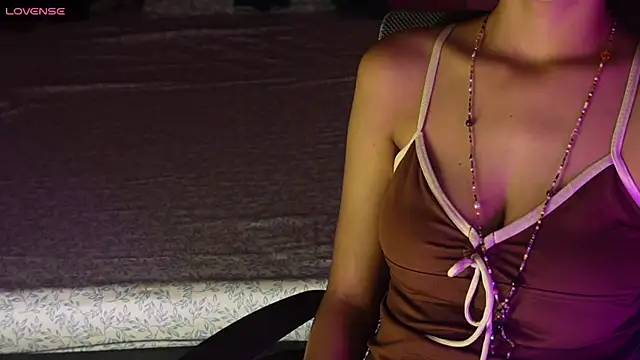 Snapshot of NidhiChandra chatting on October 27, 2025, 10:19 am NidhiChandra online show from October 27, 2025, 10:19 am