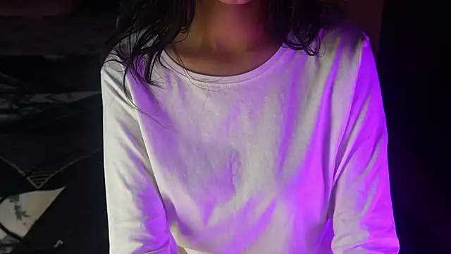 Snapshot of NidhiChandra chatting on November 6, 2025, 1:45 pm NidhiChandra online show from November 6, 2025, 1:45 pm