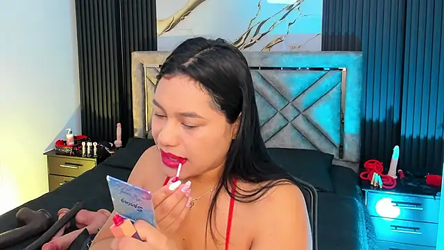 Issafoxx online show from October 6, 2025, 12:02 pm