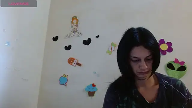 Akasha001 online show from November 23, 2025, 4:07 pm