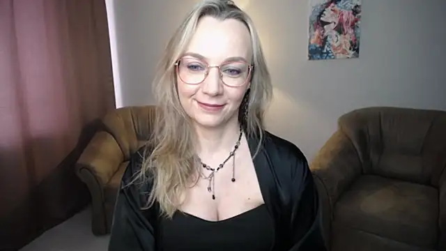 Ava Elior online show from July 7, 2026, 12:20 pm