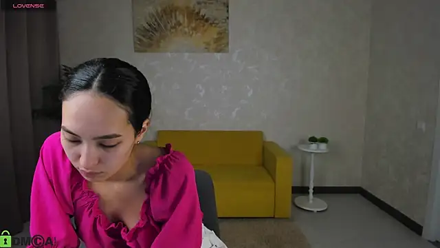 FlirtyAura online show from April 9, 2026, 3:50 am