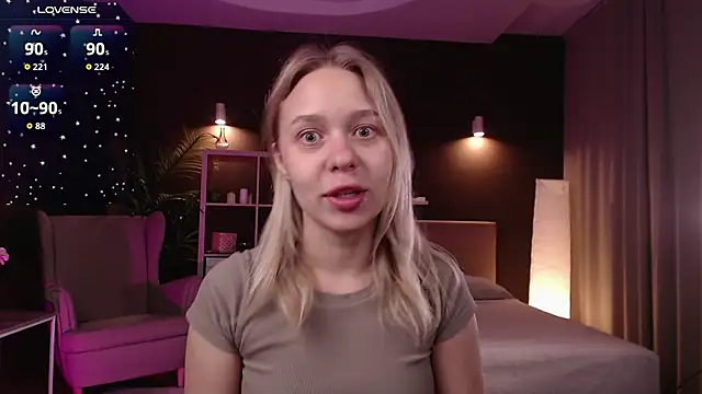 Pooja Hegde online show from September 22, 2025, 1:07 am