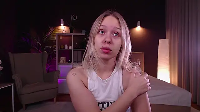 Pooja Hegde online show from October 7, 2025, 1:03 am