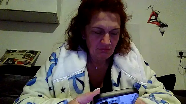 RubyyRosee online show from April 6, 2026, 5:19 am