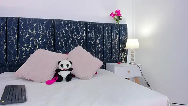 katte landerr online show from April 1, 2026, 12:50 pm