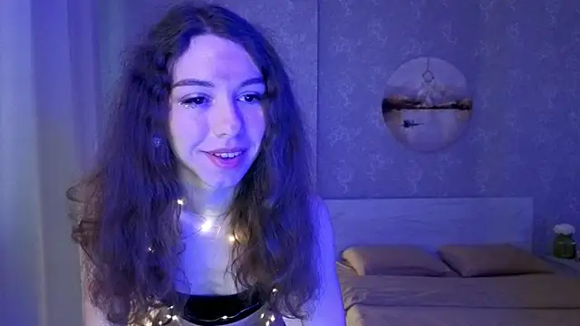Snapshot of KellyShines chatting on June 11, 2026, 4:27 pm KellyShines online show from June 11, 2026, 4:27 pm