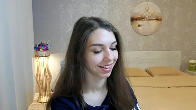 Snapshot of KellyShines chatting on June 14, 2026, 4:20 pm KellyShines online show from June 14, 2026, 4:20 pm