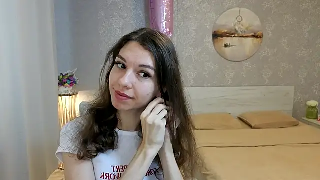 Snapshot of KellyShines chatting on June 30, 2026, 4:13 am KellyShines online show from June 30, 2026, 4:13 am