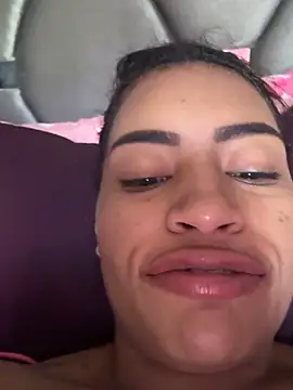 AmberMoss1 online show from April 12, 2026, 5:18 pm