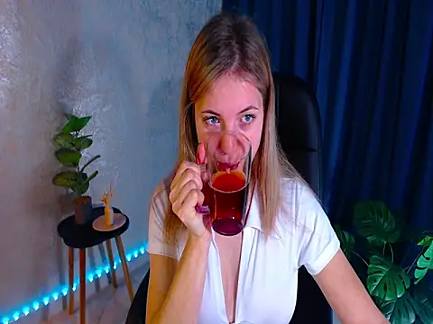 arlana klart online show from September 24, 2025, 1:20 am