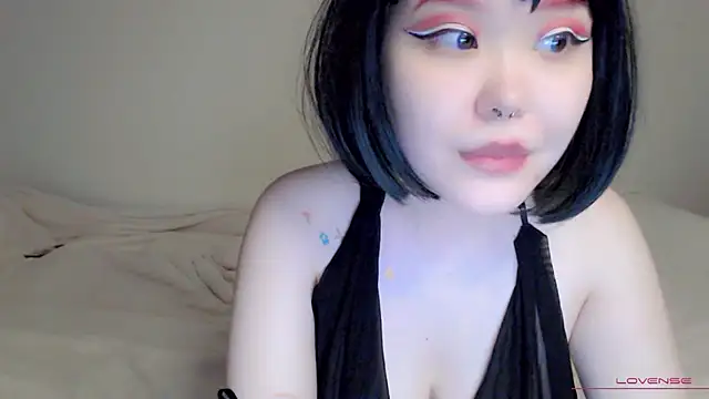 tsunade chan online show from October 11, 2025, 5:17 am