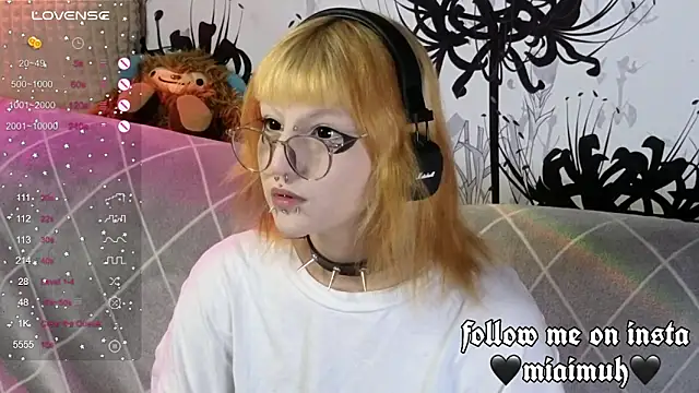 mia  yui online show from September 9, 2025, 2:00 am