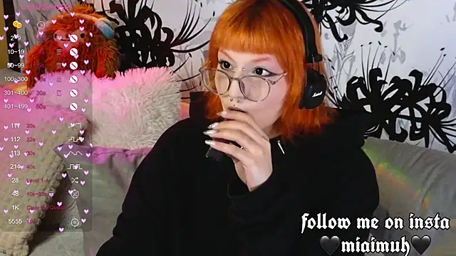 mia  yui online show from September 22, 2025, 2:08 pm