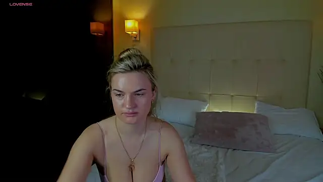 Marie Ellie online show from December 3, 2025, 1:24 am