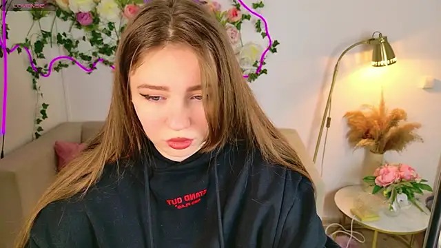 Moon  Bunny online show from February 26, 2026, 12:26 pm