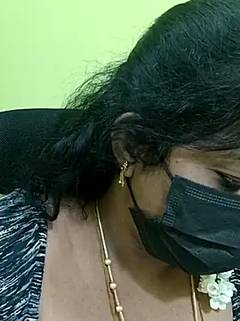 Snapshot of Tamil_Mithra chatting on July 17, 2026, 6:31 am Tamil Mithra online show from July 17, 2026, 6:31 am