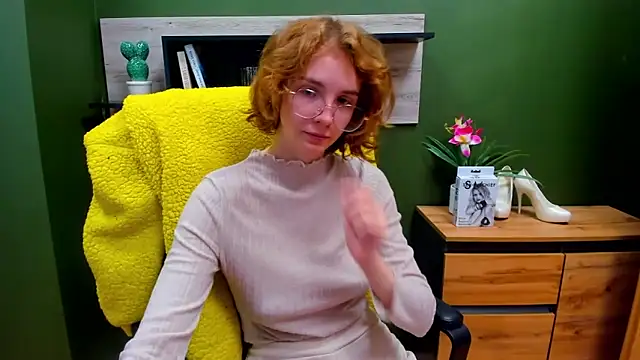 juicyPenny online show from September 23, 2025, 6:27 am