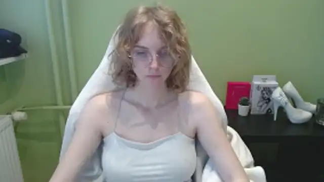 juicyPenny online show from November 29, 2025, 11:13 am