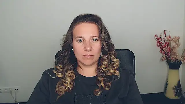 Snapshot of Darklure_ chatting on September 12, 2025, 1:55 pm Darklure online show from September 12, 2025, 1:55 pm