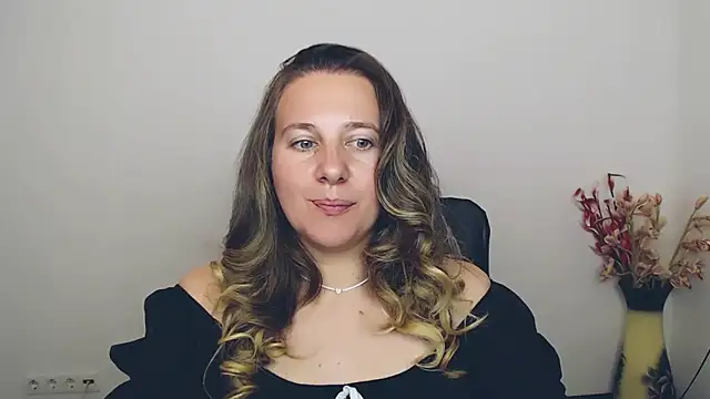 Snapshot of Darklure_ chatting on September 13, 2025, 9:03 pm Darklure online show from September 13, 2025, 9:03 pm