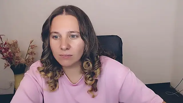 Snapshot of Darklure_ chatting on September 14, 2025, 6:07 pm Darklure online show from September 14, 2025, 6:07 pm