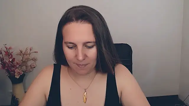 Snapshot of Darklure_ chatting on September 16, 2025, 12:39 pm Darklure online show from September 16, 2025, 12:39 pm